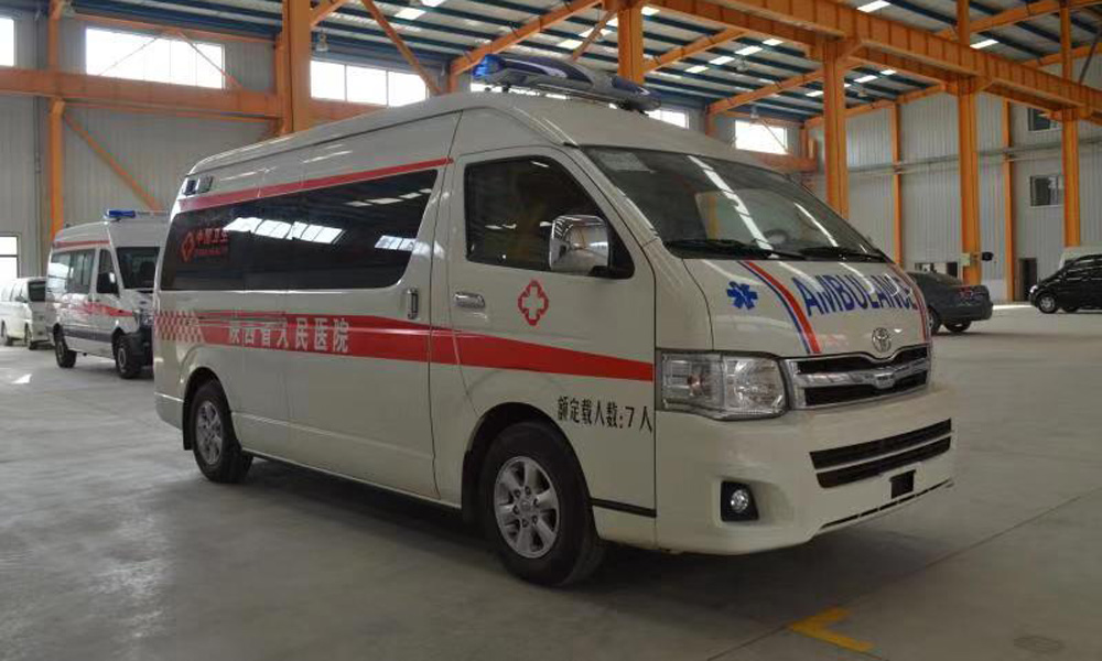 丰田海狮救护车