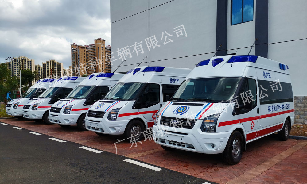 海口市基层医疗救护车采购交车现场