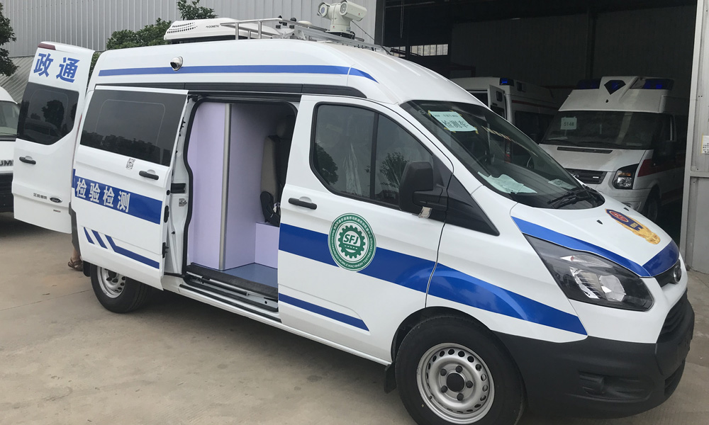 福特新全顺首台国6环境监测车